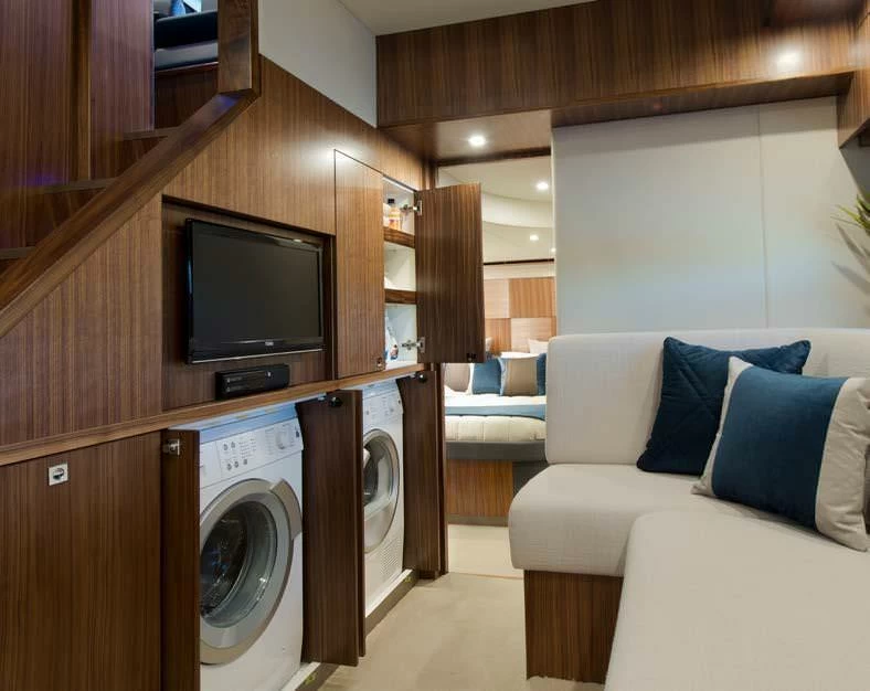 里维埃拉（Riviera）6000 SPORT YACHT PLATINUM EDITION