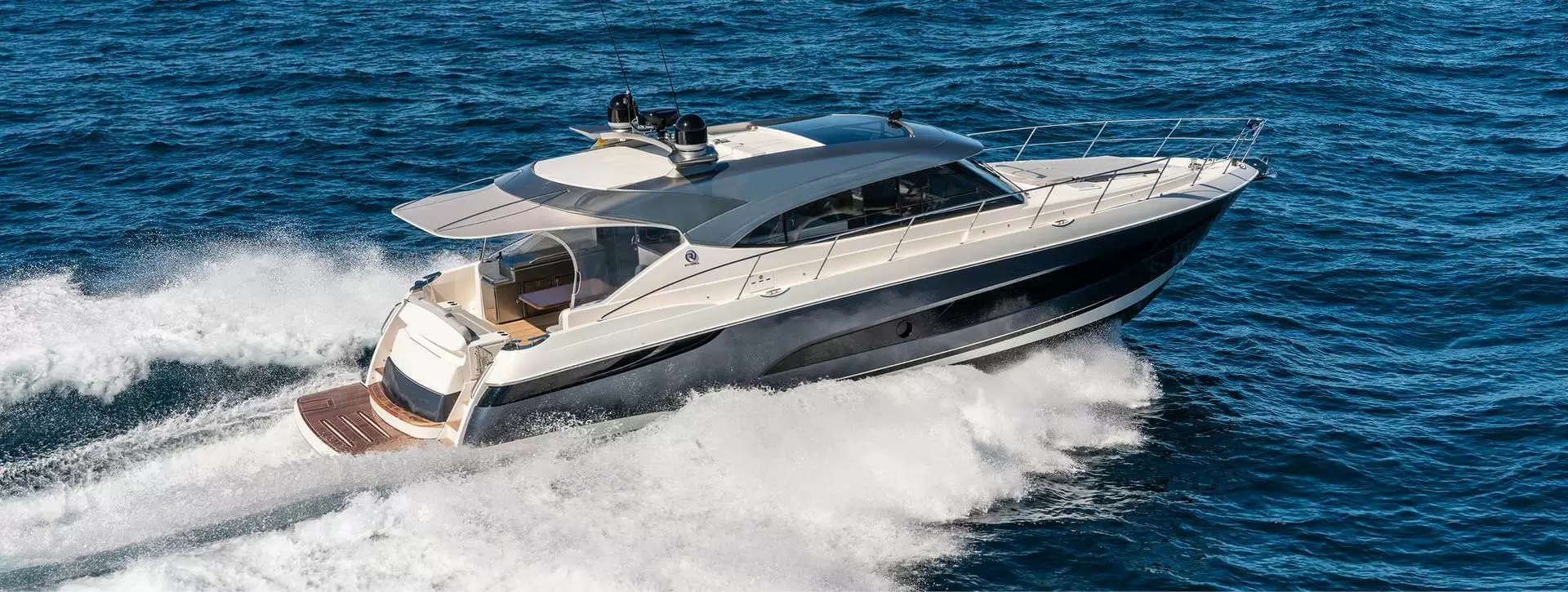 里维埃拉（Riviera）5400 SPORT YACHT PLATINUM EDITION
