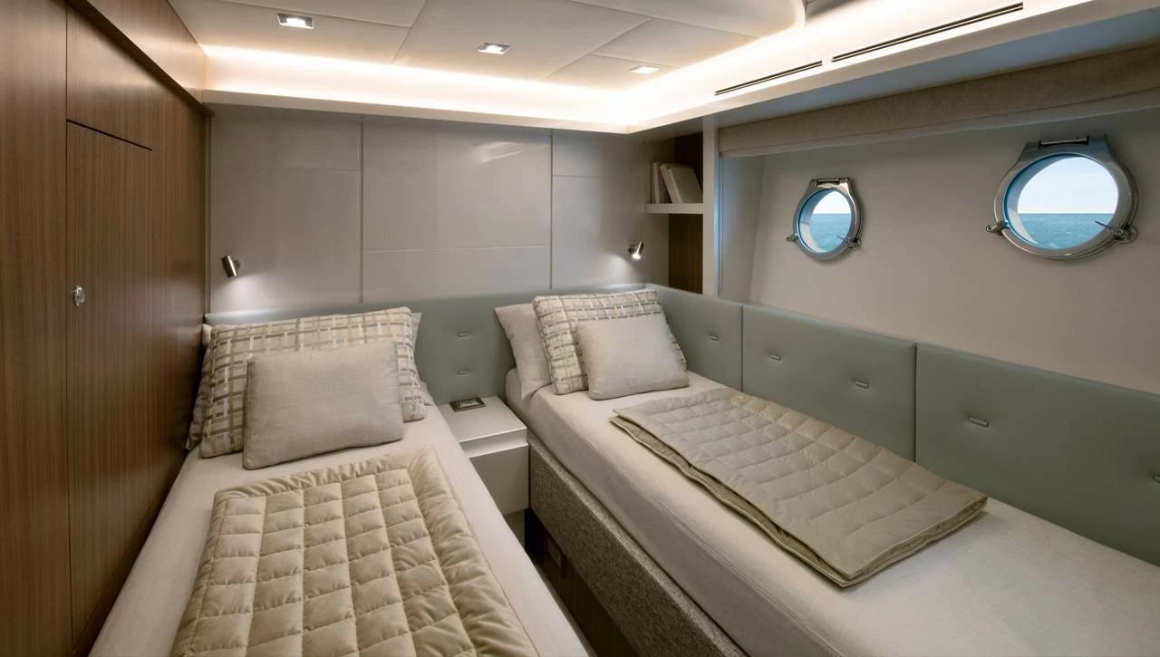 蒙地卡罗（MonteCarlo）MCY 70 skylounge