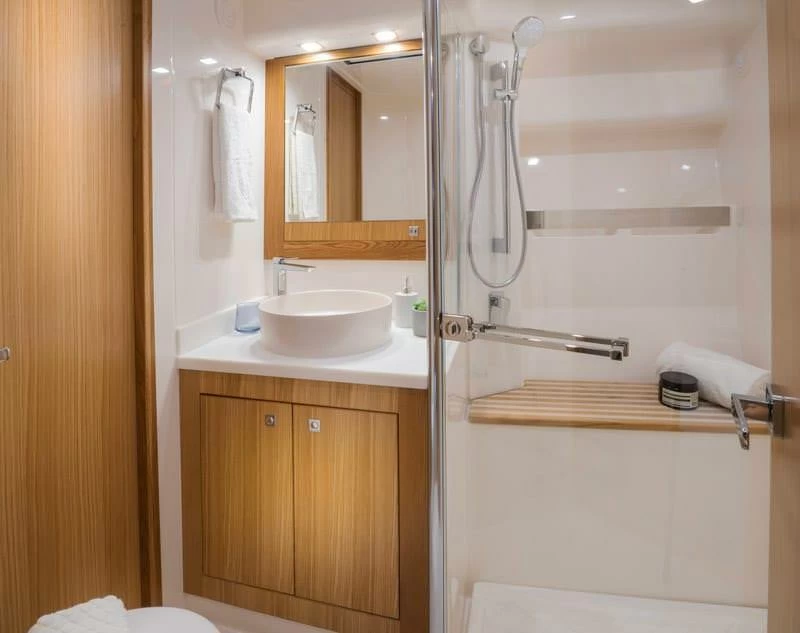 里维埃拉（Riviera）5400 SPORT YACHT PLATINUM EDITION