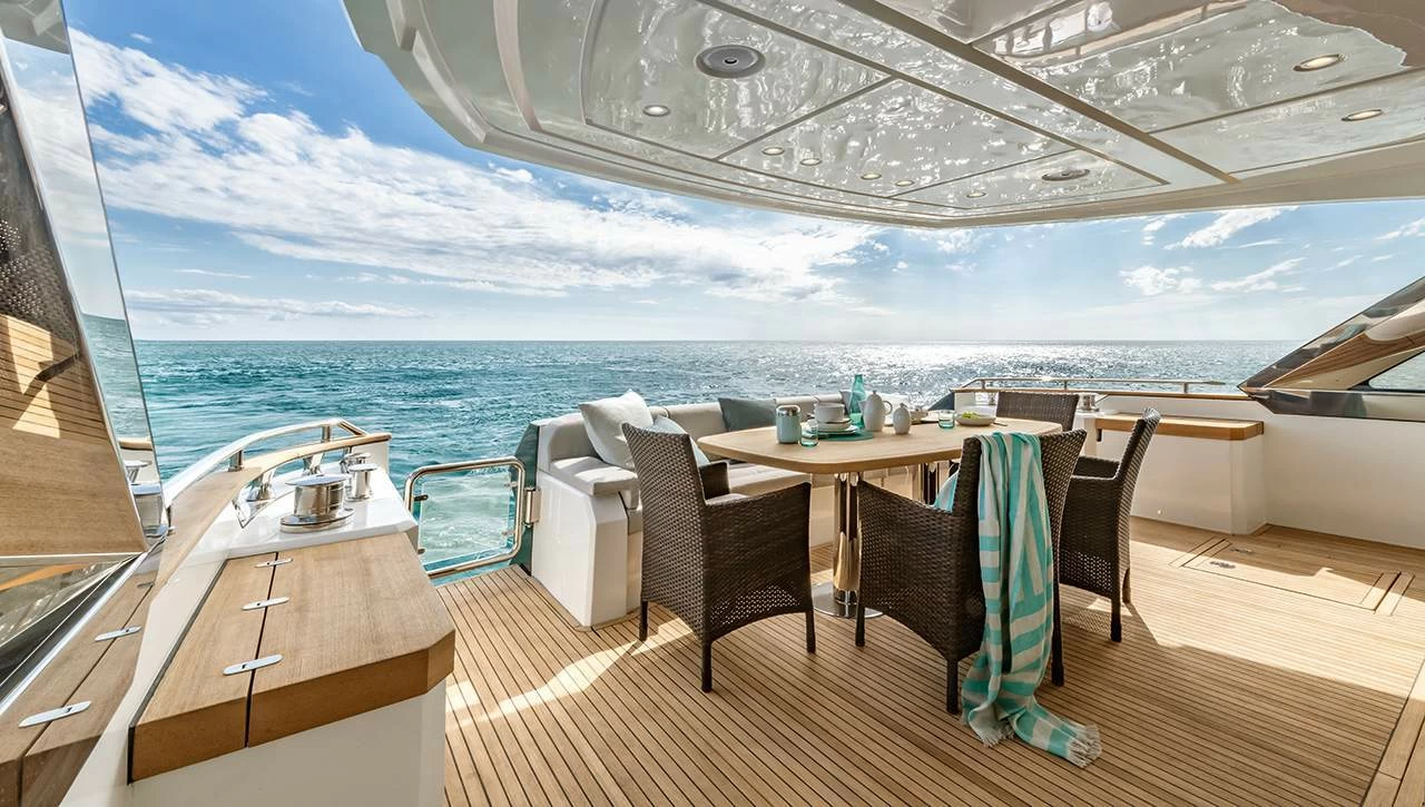 蒙地卡罗（MonteCarlo）MCY 76 skylounge