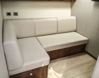 里维埃拉（Riviera）5400 SPORT YACHT PLATINUM EDITION