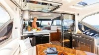 里维埃拉（Riviera）4600 SPORT YACHT PLATINUM EDITION