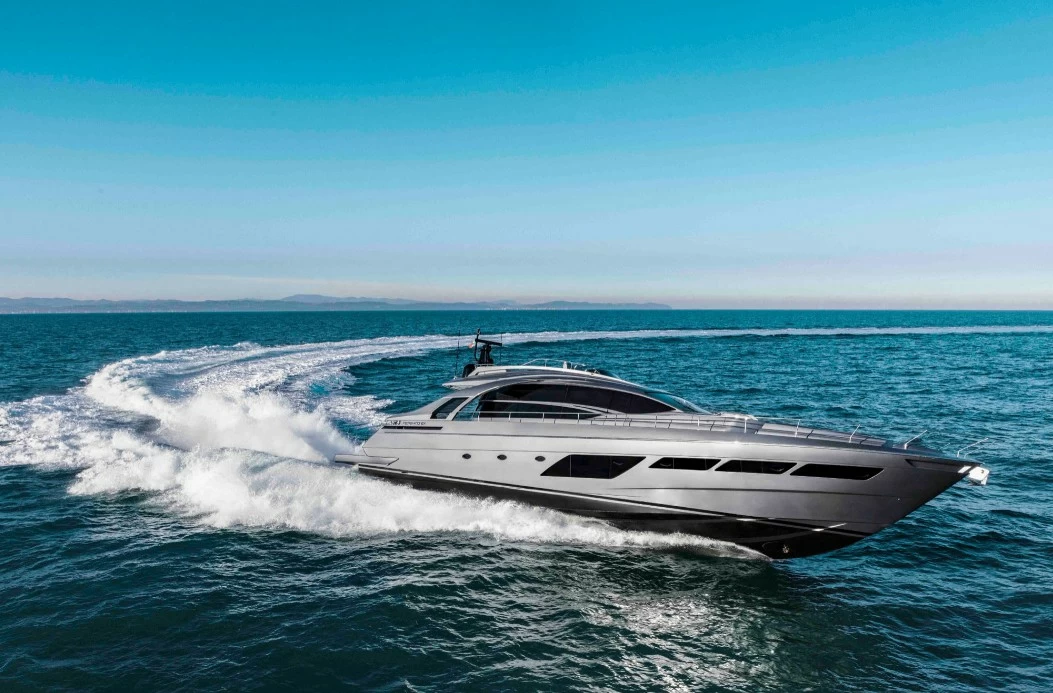 精选83英尺动力艇，博星Pershing 8X运动游艇，4700万