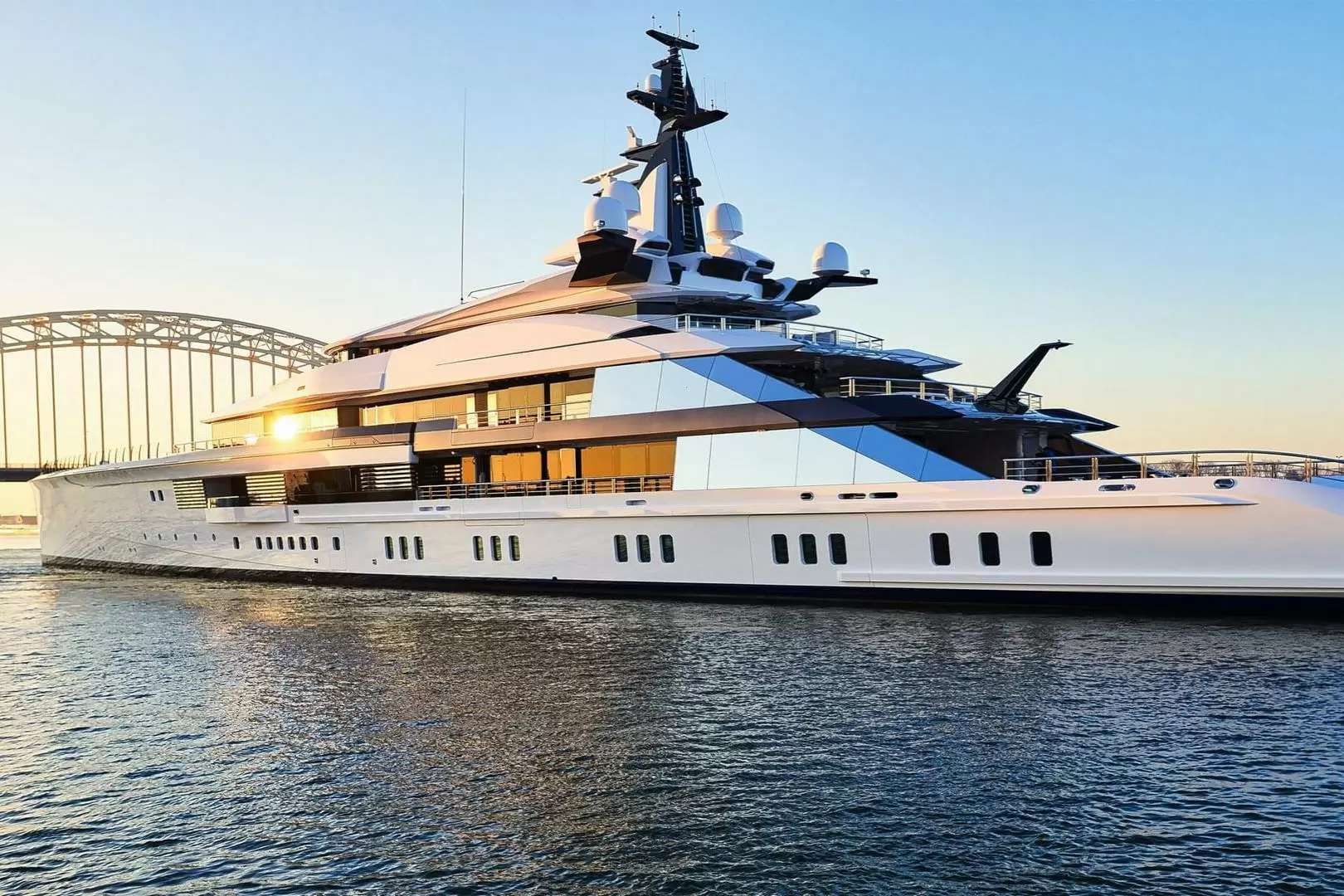 欧绅歌（Oceanco）BRAVO EUGENIA