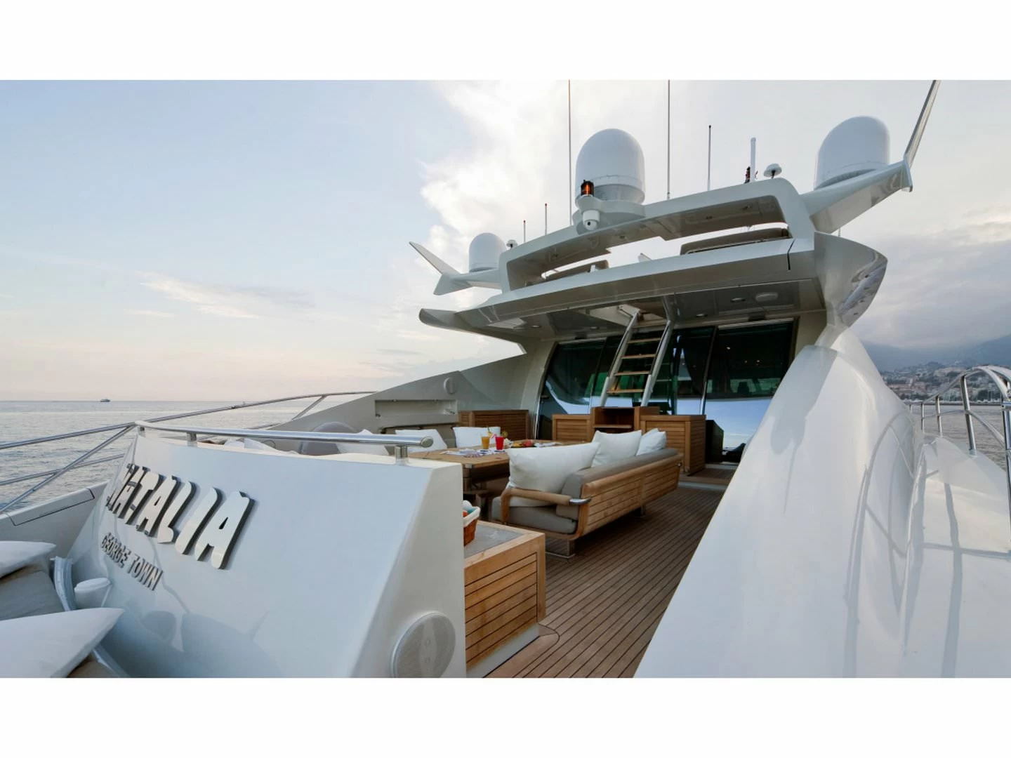 帕尔默·约翰逊（PalmerJohnson）SPORTYACHT 120FT