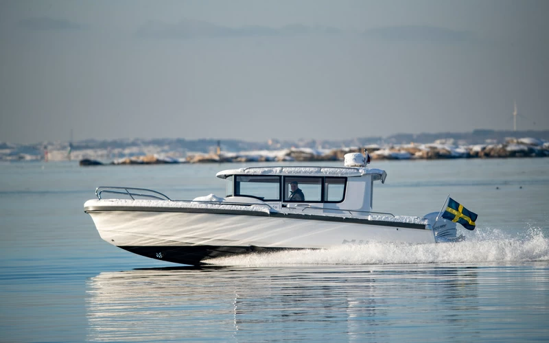 尼姆巴斯Commuter 9游艇110万元