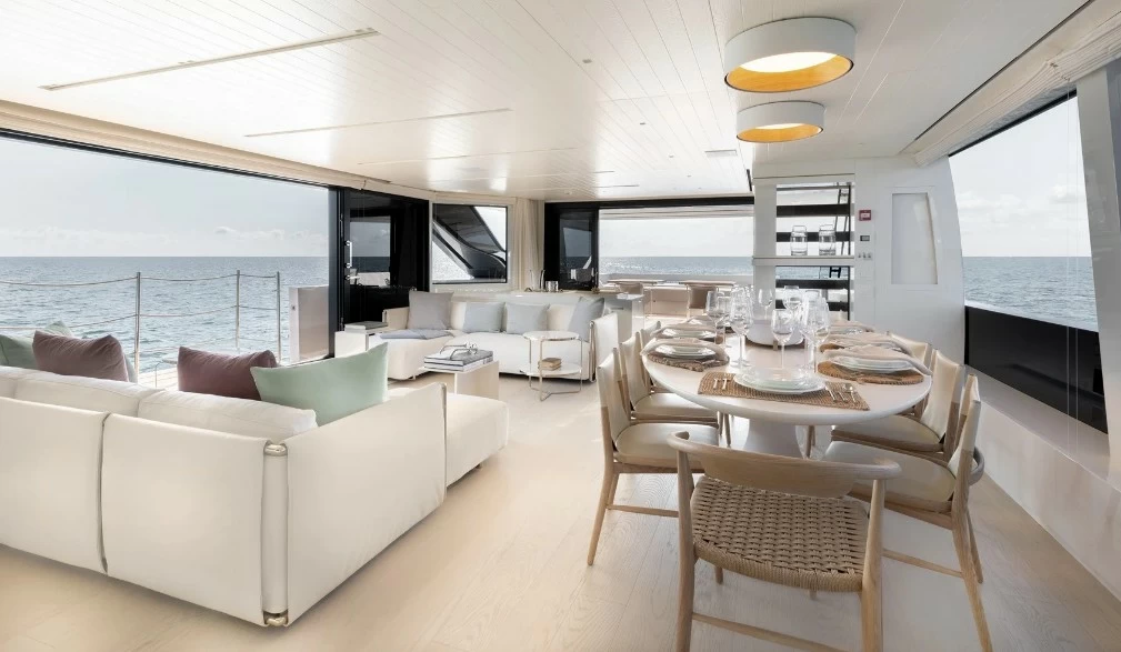 圣劳伦佐(Sanlorenzo)SL106豪华飞桥游艇豪华沙龙