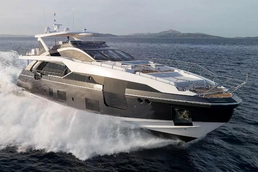 阿兹慕27米飞桥游艇:Azimut Grande 27M