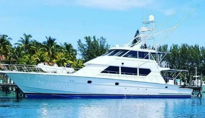 哈特雷斯(Hatteras)82二手钓鱼游艇(82尺)