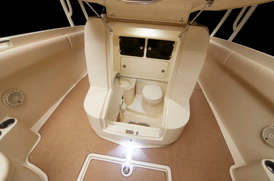 克里斯Catalina30中控台动力艇卫生间区域
