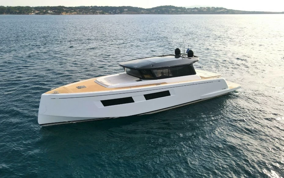 Pardo GT52二手硬顶游艇价格1450万元,三舱配置,动力强劲