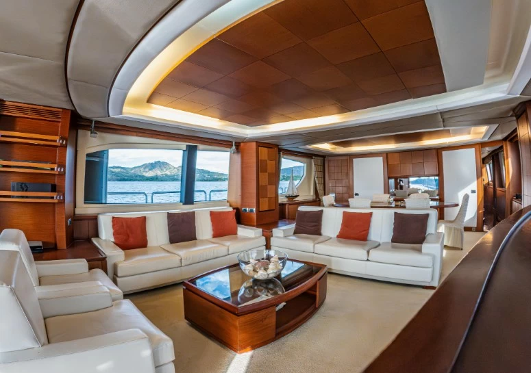 阿兹慕(Azimut)Grande105二手超级游艇沙龙布局