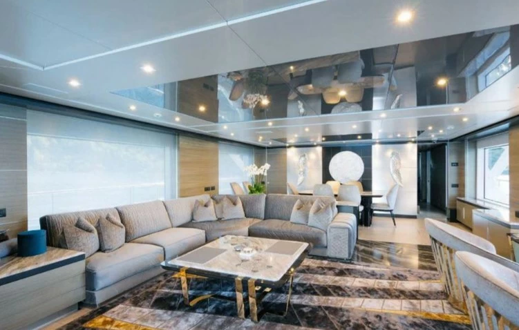 贝尼蒂（Benetti）Fast125二手超级游艇沙龙区